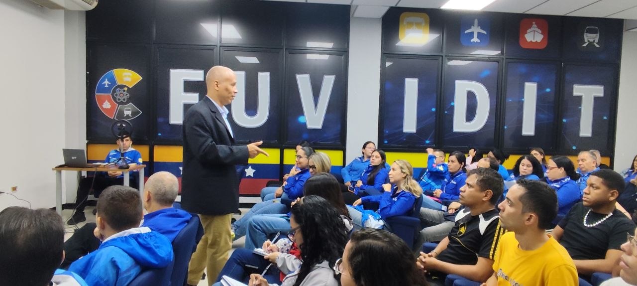 Noticia: FUVIDIT ofreció la conferencia "Transporte Urbano Resiliente: Edge AI, IoT Satelital y Gestión Distribuida" - Registro informativo en la sala de prensa de FUVIDIT Venezuela