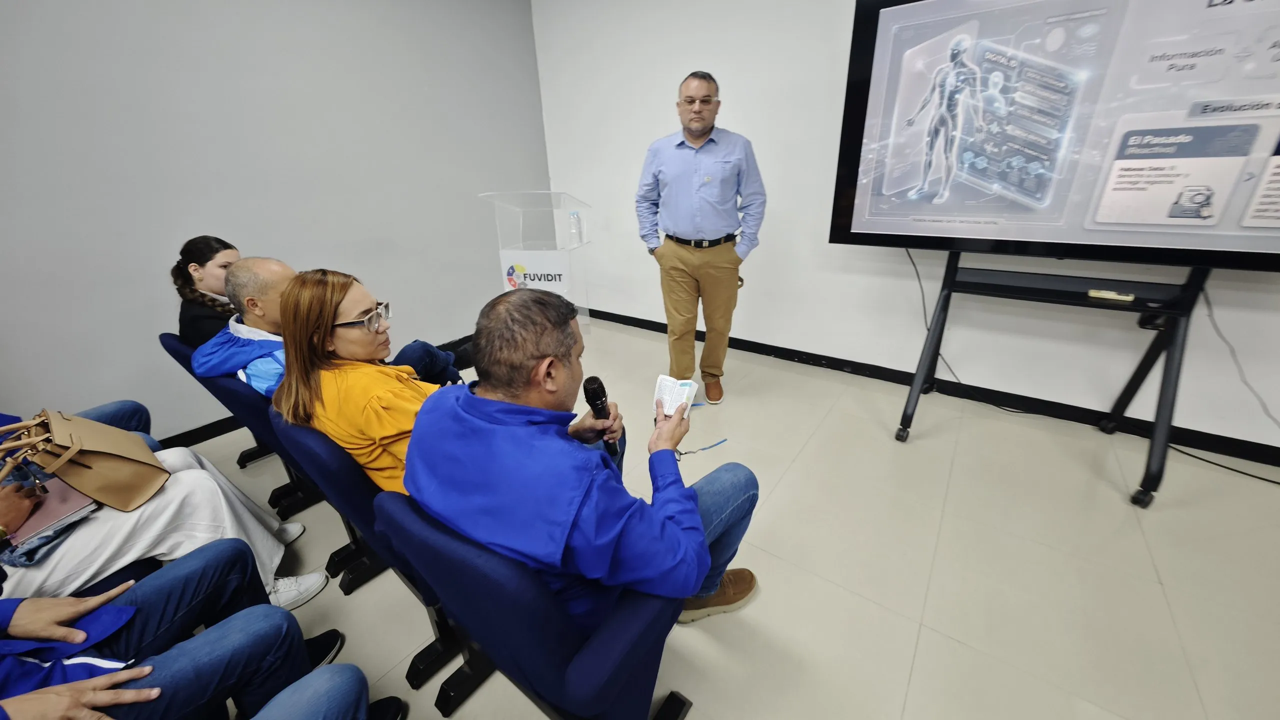 Evidencia fotográfica 2 de la noticia en los laboratorios de FUVIDIT Caracas, Venezuela