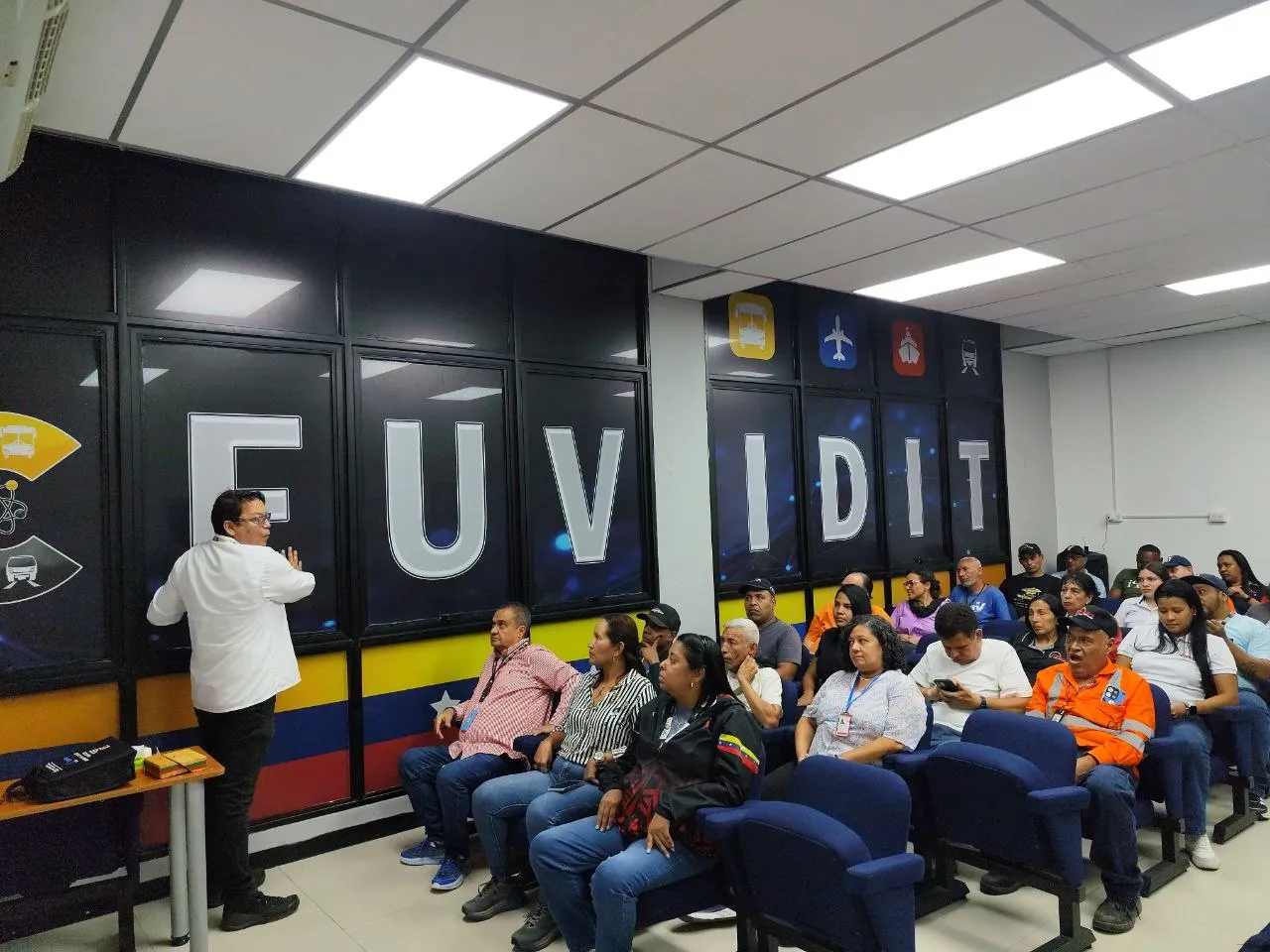 Evidencia fotográfica 2 de la noticia en los laboratorios de FUVIDIT Caracas, Venezuela