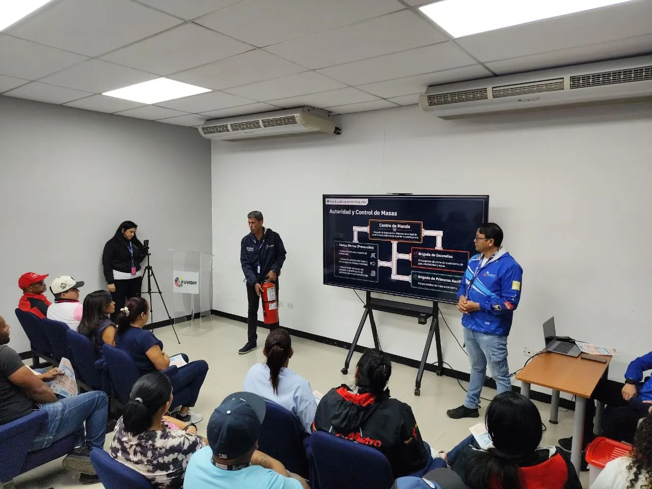 Evidencia fotográfica 3 de la noticia en los laboratorios de FUVIDIT Caracas, Venezuela