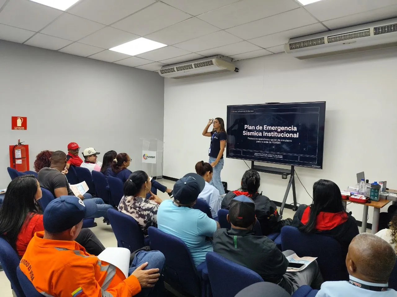Evidencia fotográfica 9 de la noticia en los laboratorios de FUVIDIT Caracas, Venezuela
