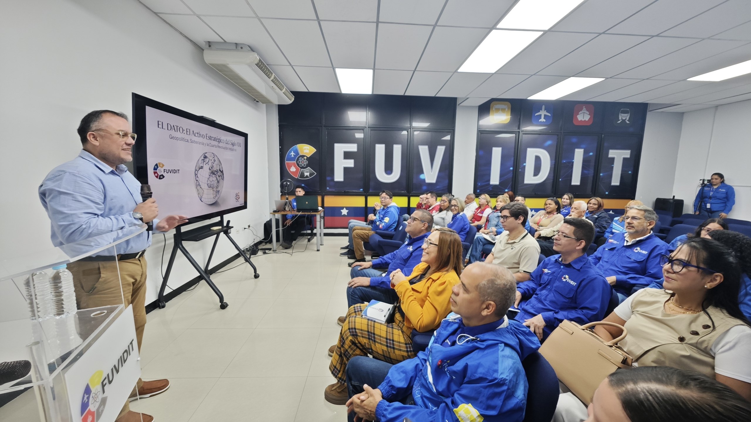 Noticia: FUVIDIT promueve la soberanía tecnológica con la conferencia «El Dato: El Activo Estratégico del Siglo XXI» - Registro informativo en la sala de prensa de FUVIDIT Venezuela