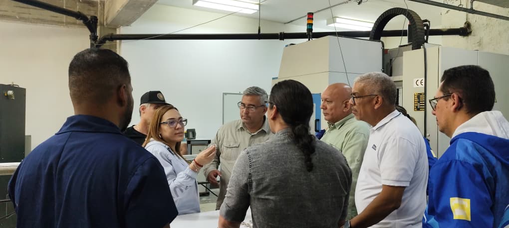 Noticia: Viceministro Eladio Jiménez Rattia y autoridades inspeccionan laboratorios de la UNETRANS para impulsar el sector transporte - Registro informativo en la sala de prensa de FUVIDIT Venezuela