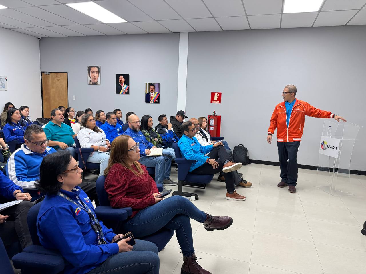 Noticia: FUVIDIT imparte taller de innovación tecnológica a profesionales del sector transporte - Registro informativo en la sala de prensa de FUVIDIT Venezuela