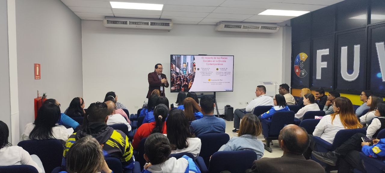 Imagen de FIVIDIT capacita a trabajadores del sector transporte con charla sobre el manejo de las emociones